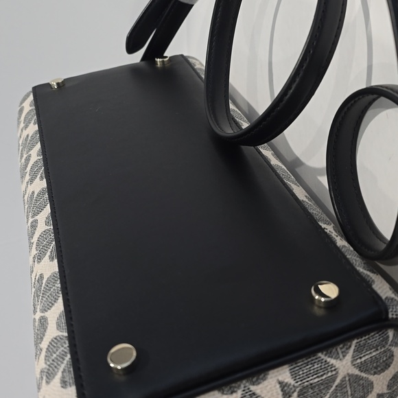 NWT ⭐ KATE SPADE #1831 Signature Spade Flower Large Dolly Duffle Crossbody ✨ NWT - Picture 14 of 17